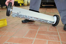 Lade das Bild in den Galerie-Viewer, Handmagnetbesen Alu - die magnetprofis